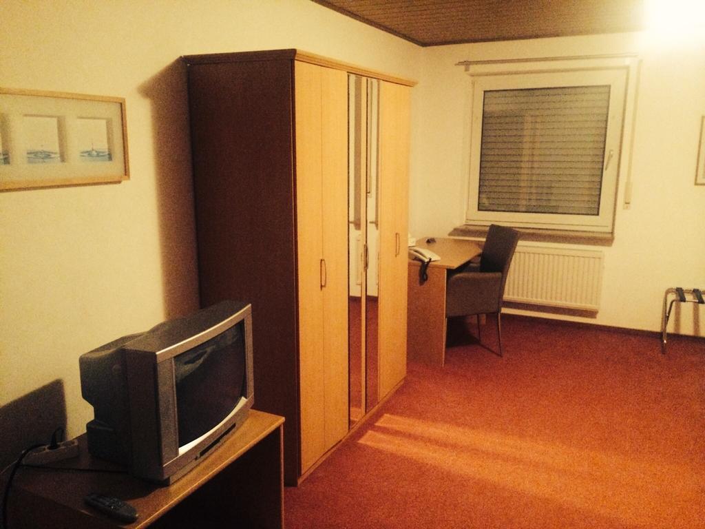Hotel Friesenhof Westoverledingen Quarto foto